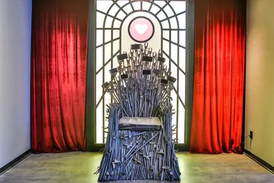 Iron Thrones Gallery