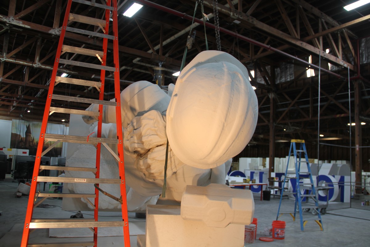 The Largest 3Dprinted Statue WhiteClouds Case Study Building a 30