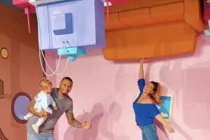 Family taking a selfie at a selfie pop-up museum