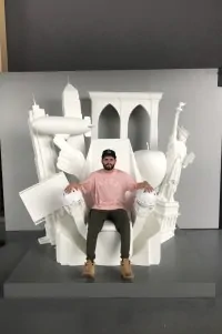 NY Selfie Sports Throne